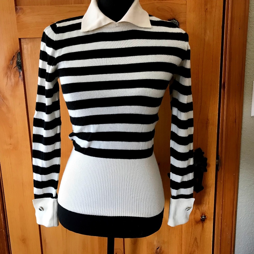 Chanel size small sweater 100% soft wool